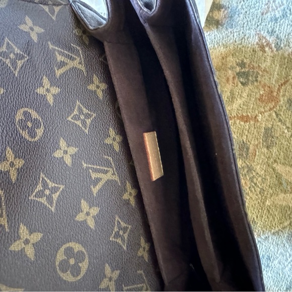 Louis Vuitton Pochette Métis - Picture 10 of 17